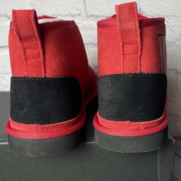 UGGS Red & Black Neumel Graphic Outline Chukka Boots Size 9 NEW Mens main image 4